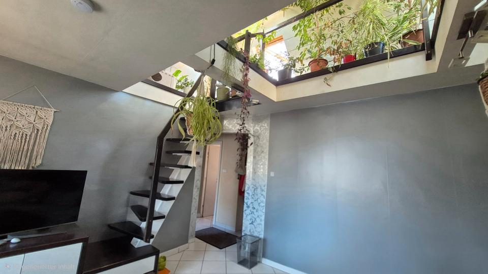 Dachgeschoßwohnung Fellbach - 2.5 Zimmer, 55 m&sup2;, 235.000&euro; | Angebot:27417835