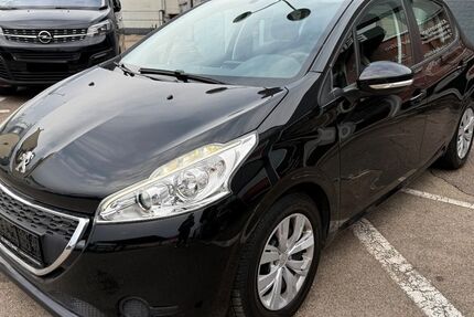 Peugeot 208 39.000 km 7.490 &euro; Münchingen 70825