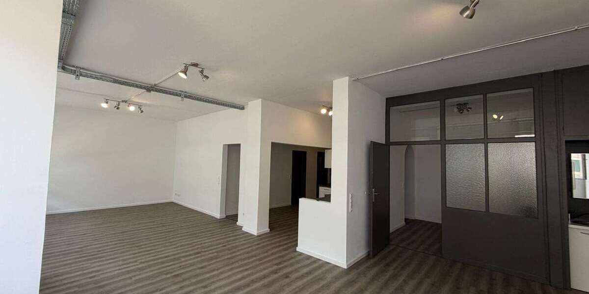 Etagenwohnung Stuttgart Stuttgart-Ost - 3 Zimmer, 126 m&sup2;, 1.800&euro; | Angebot:26469845