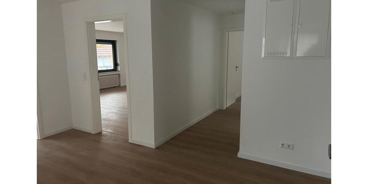 Etagenwohnung Esslingen am Neckar Pliensauvorstadt - 3 Zimmer, 96 m&sup2;, 1.300&euro; | Angebot:24549181