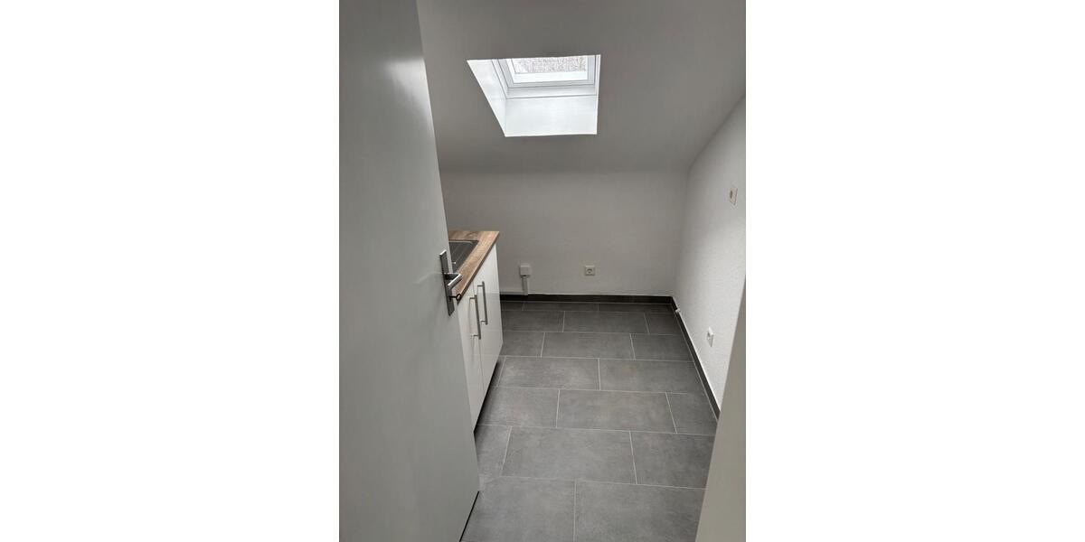 Dachgeschoßwohnung Leonberg - 2.5 Zimmer, 60 m&sup2;, 850&euro; | Angebot:24702910