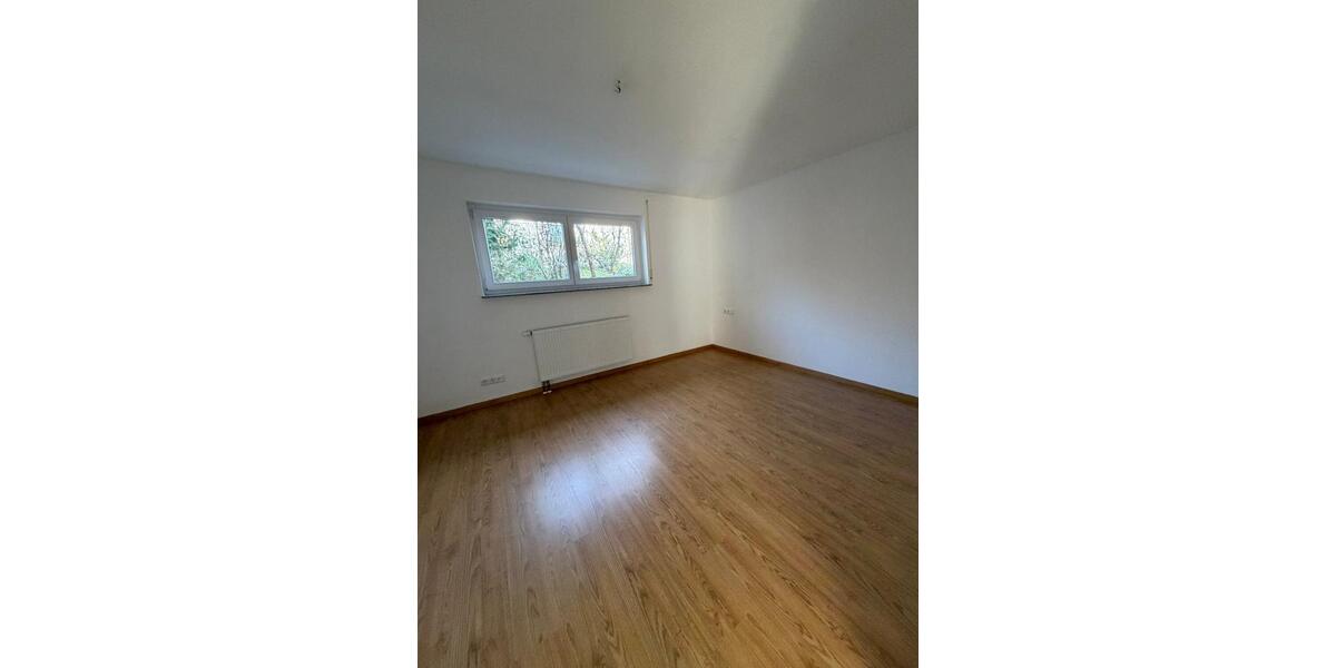 Doppelhaushälfte Herrenberg - 7 Zimmer, 156 m&sup2;, 2.280&euro; | Angebot:25818930