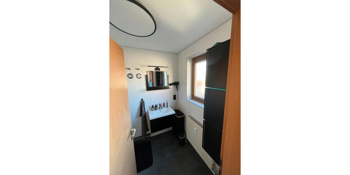 Dachgeschoßwohnung Filderstadt - 2.5 Zimmer, 57 m&sup2;, 990&euro; | Angebot:25408330