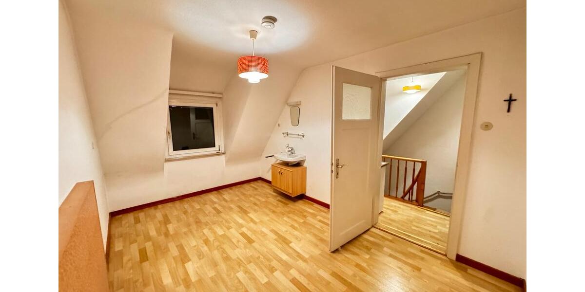 Doppelhaushälfte Böblingen - 4 Zimmer, 125 m&sup2;, 450.000&euro; | Angebot:24839417