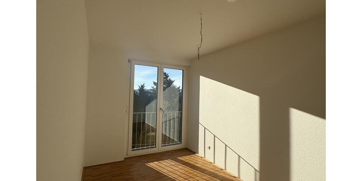 Erdgeschoßwohnung Leonberg - 4 Zimmer, 101 m&sup2;, 1.822&euro; | Angebot:23714099