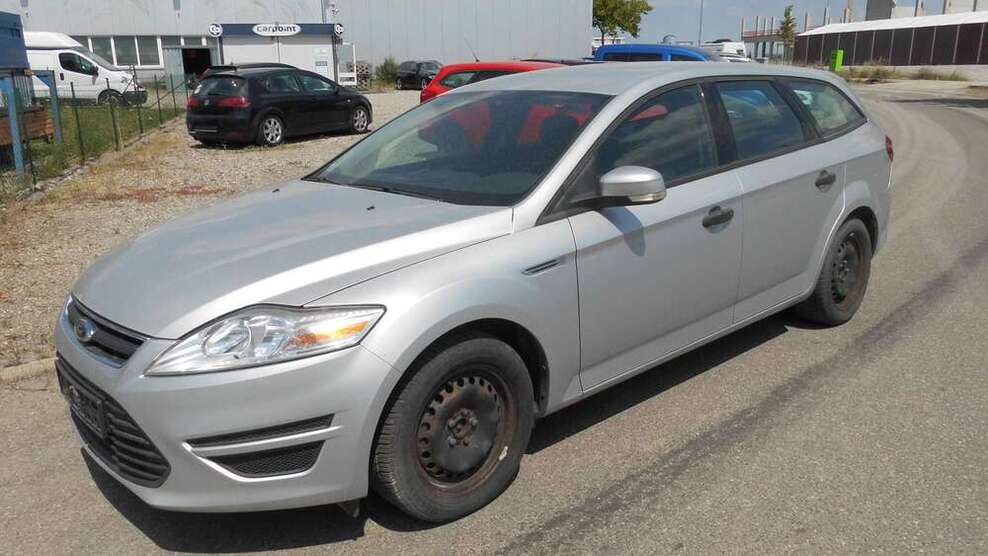 Ford Mondeo 167.000 km 2.900 € Holzgerlingen 71088