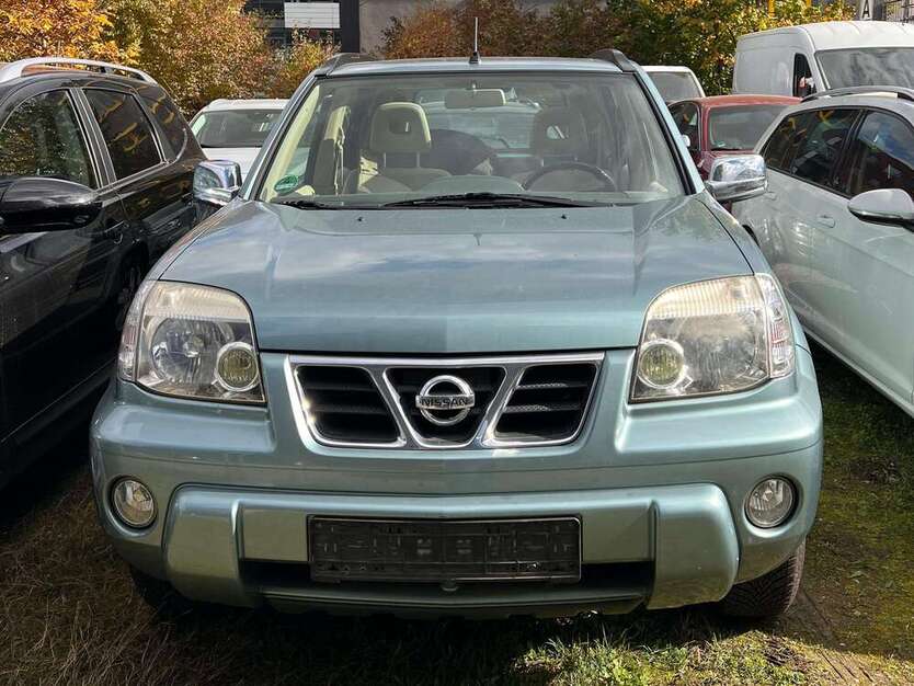 Nissan X-Trail 171.000 km 1.800 € Stuttgart 70376