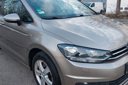 VW Touran 199.581 km 10.999 &euro; Fellbach 70736
