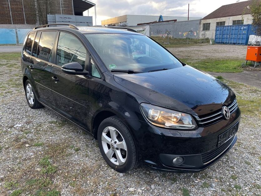 VW Touran 225.000 km 4.880 € Waiblingen 71332