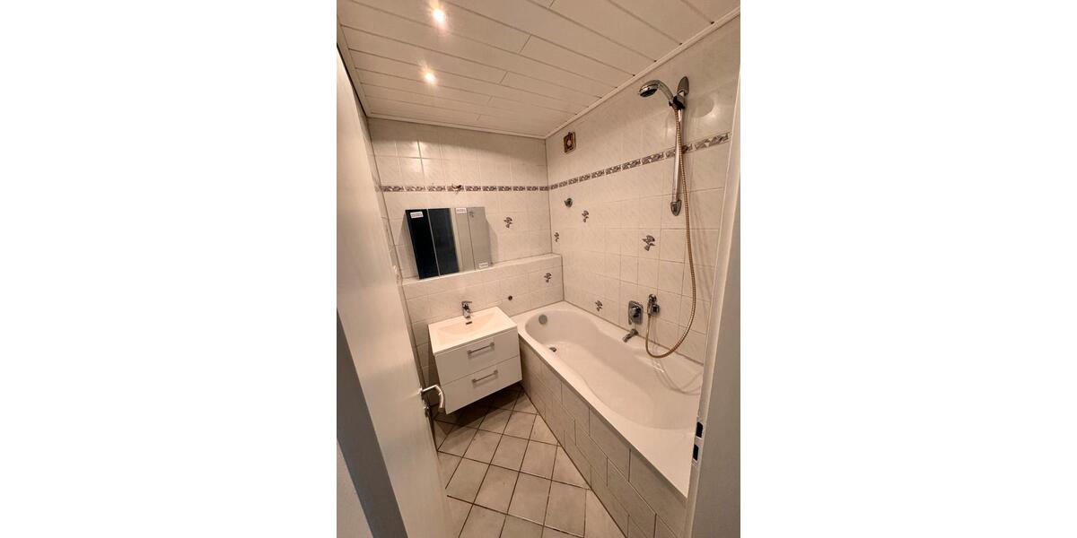 Etagenwohnung Ludwigsburg Hoheneck - 3.5 Zimmer, 84 m&sup2;, 1.590&euro; | Angebot:26393597