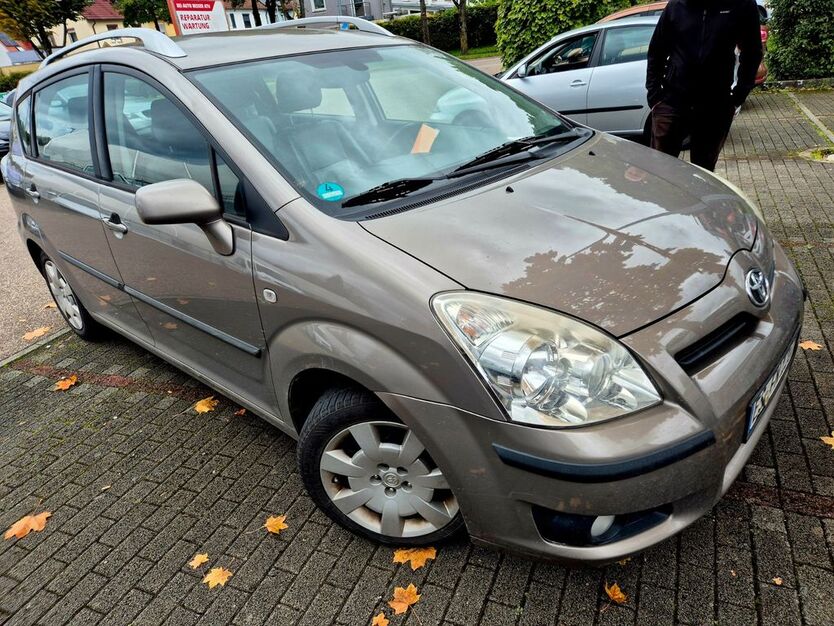 Toyota Corolla Verso 244.200 km 2.899 € Filderstadt 70794