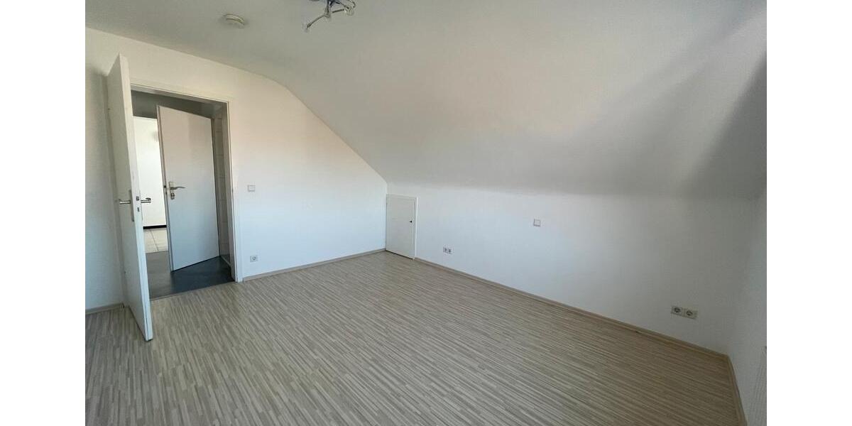 Dachgeschoßwohnung Stuttgart Sillenbuch - 3 Zimmer, 71 m&sup2;, 299.000&euro; | Angebot:25087878