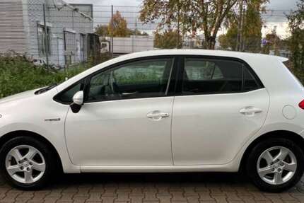 Toyota Auris 140.500 km 7.999 &euro; Stuttgart 70182