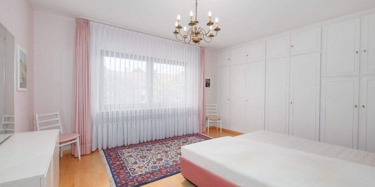 Mehrfamilienhaus, Wohnhaus Pforzheim / Büchenbronn Büchenbronn - 7 Zimmer, 218 m&sup2;, 630.000&euro; | Angebot:24906963