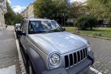 Jeep Cherokee 86.000 km 7.500 € Stuttgart 70176