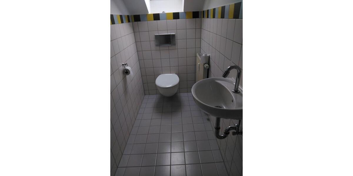 Dachgeschoßwohnung Ludwigsburg - 3 Zimmer, 108 m&sup2;, 1.300&euro; | Angebot:24660056