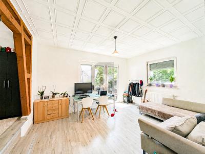 RENDITE MIT PERSPEKTIVE UND ANBAUPOTENZIAL - Mehrfamilienhaus, Wohnhaus Stuttgart Zuffenhausen | Angebot:27531147