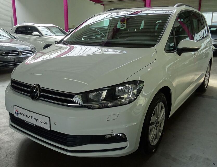 VW Touran 129.120 km 24.849 € Holzgerlingen bei Stuttgart 71088
