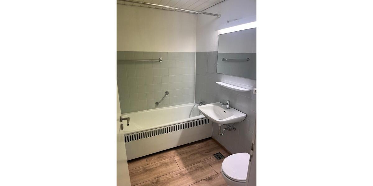 Hochparterre Tübingen - 3 Zimmer, 98 m&sup2;, 1.380&euro; | Angebot:25831255