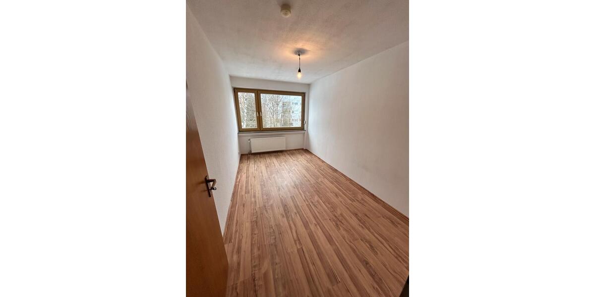 Etagenwohnung Herrenberg - 4 Zimmer, 96 m&sup2;, 330.000&euro; | Angebot:24399615