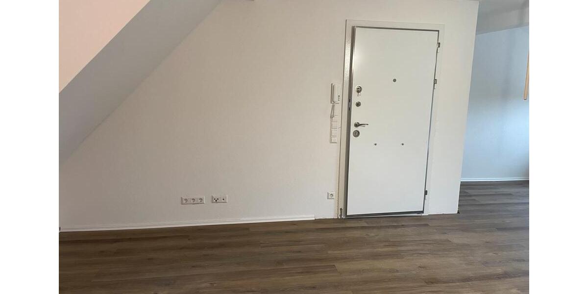 Dachgeschoßwohnung Ludwigsburg Eglosheim - 1 Zimmer, 42 m&sup2;, 900&euro; | Angebot:27604949