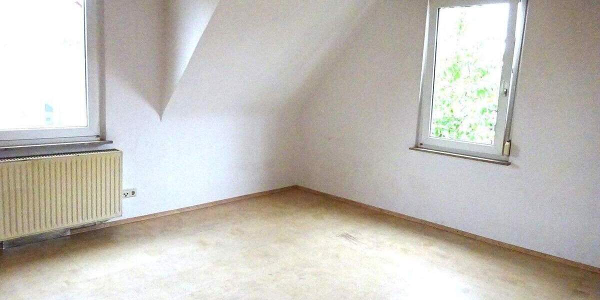 Einfamilienhaus Esslingen am Neckar (Oberesslingen) Oberesslingen - 8 Zimmer, 183 m&sup2;, 649.000&euro; | Angebot:24462303