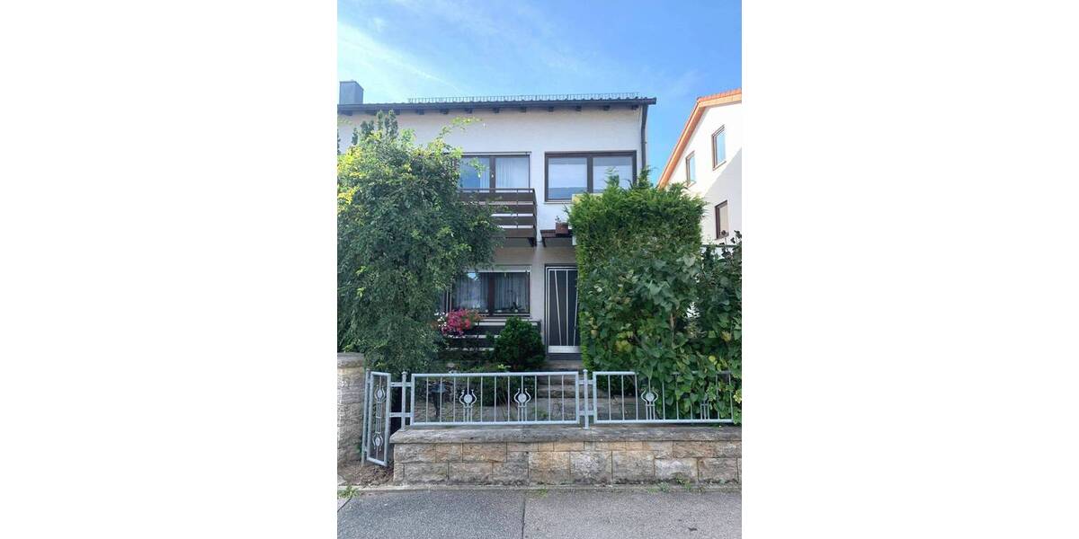 Etagenwohnung Schönaich - 4 Zimmer, 132 m&sup2;, 1.350&euro; | Angebot:26826641