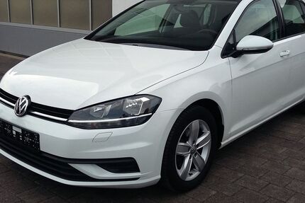 VW Golf 182.000 km 11.900 € Metzingen 72555