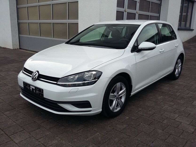 VW Golf 182.000 km 11.900 € Metzingen 72555