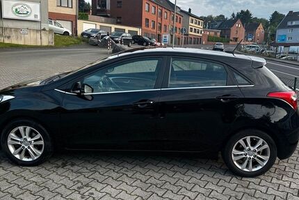 Hyundai i30 144.000 km 6.900 &euro; Sindelfingen 71069