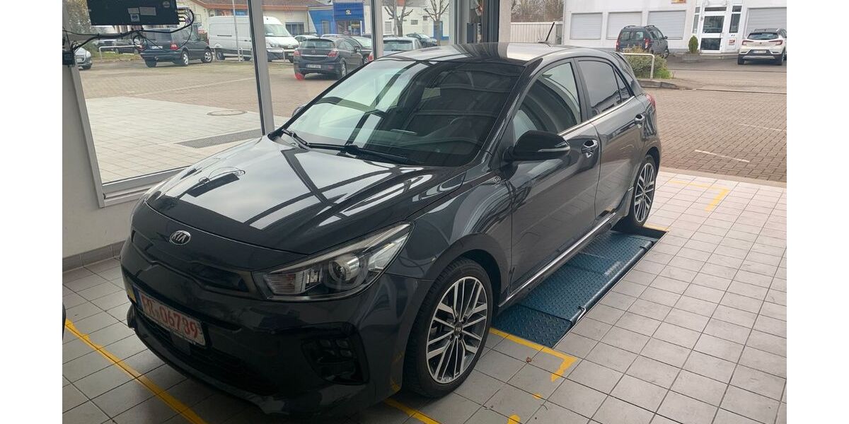 Kia Rio 105.000 km 13.000 &euro; Leonberg 71229