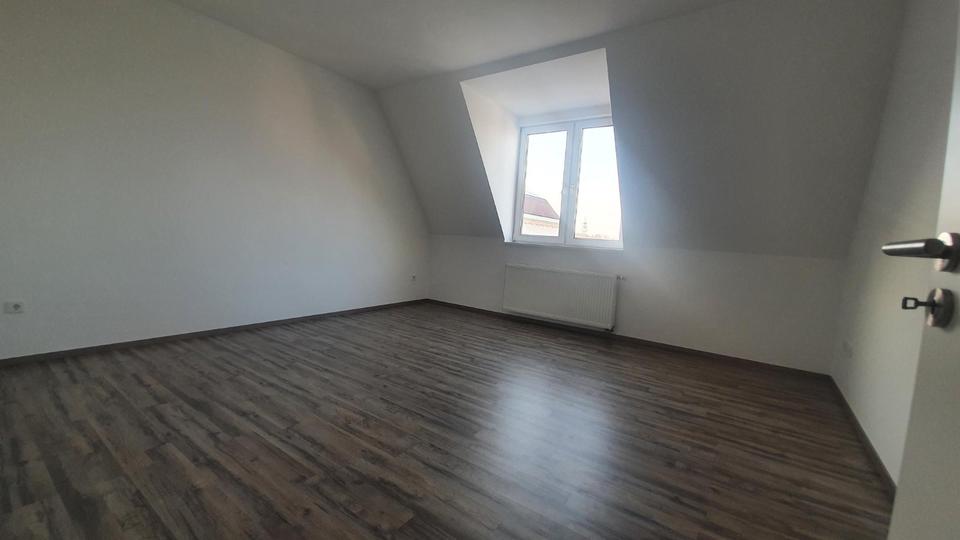 Dachgeschoßwohnung Stuttgart Stuttgart-Nord - 3.5 Zimmer, 89 m&sup2;, 1.350&euro; | Angebot:25964364