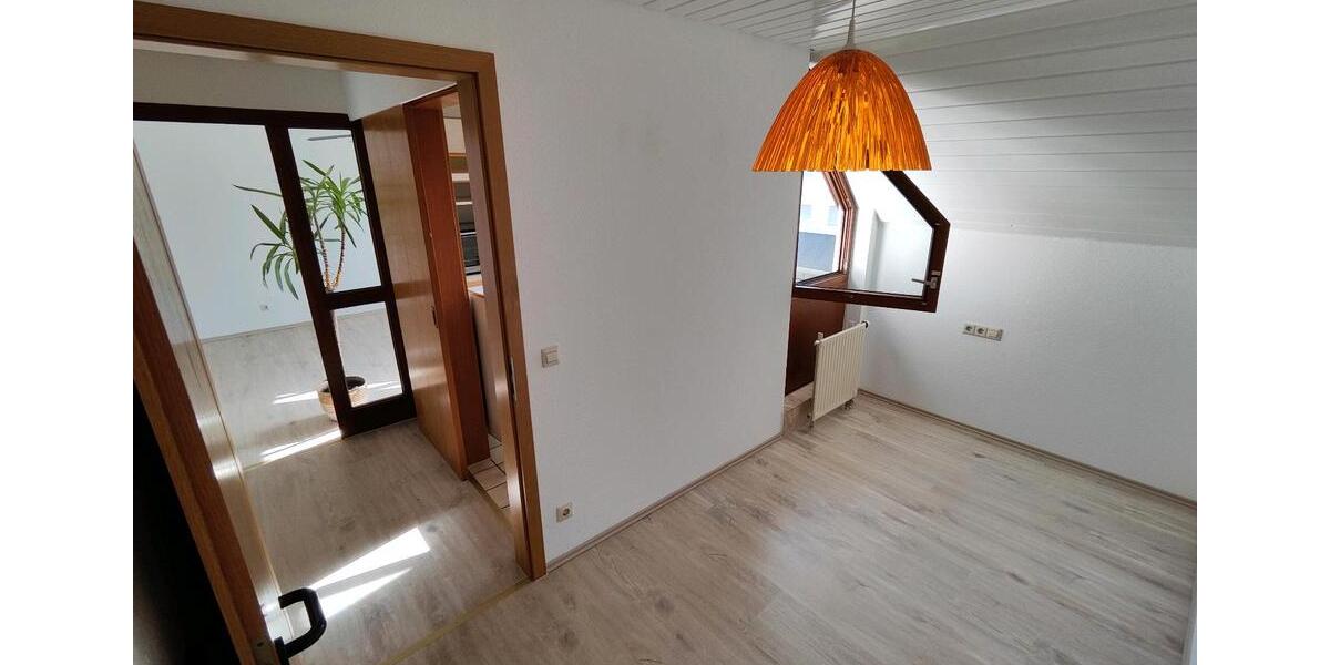 Dachgeschoßwohnung Nufringen - 2 Zimmer, 35 m&sup2;, 130.000&euro; | Angebot:25403529