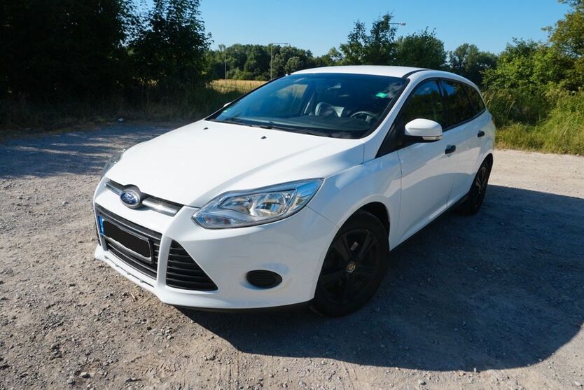 Ford Focus 121.245 km 3.700 € Stuttgart 70569