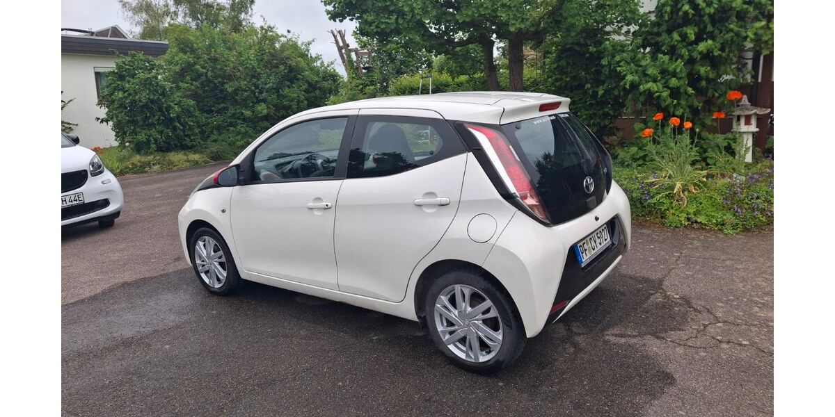 Toyota Aygo (X) 42.007 km 8.400 &euro; Mühlacker 75417