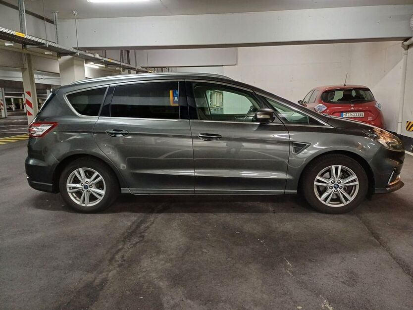 Ford S-Max 195.000 km 12.900 € Esslingen am Neckar 73733