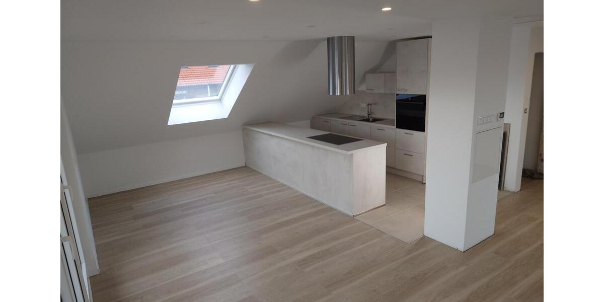 Dachgeschoßwohnung Rottenburg am Neckar - 3.5 Zimmer, 86 m&sup2;, 1.140&euro; | Angebot:24750355