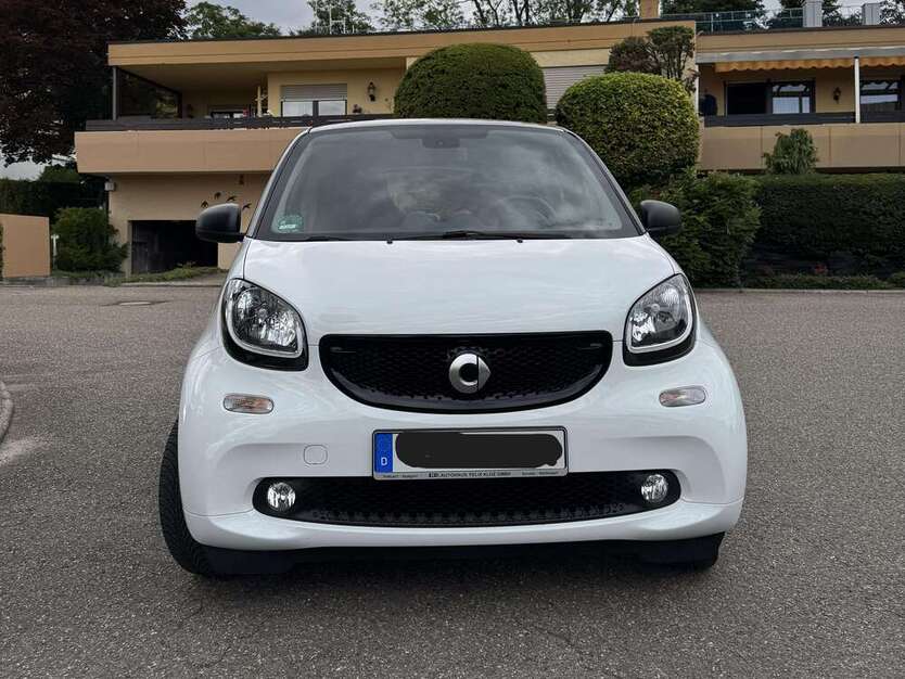 Smart forTwo 50.800 km 8.888 € Stuttgart 70597