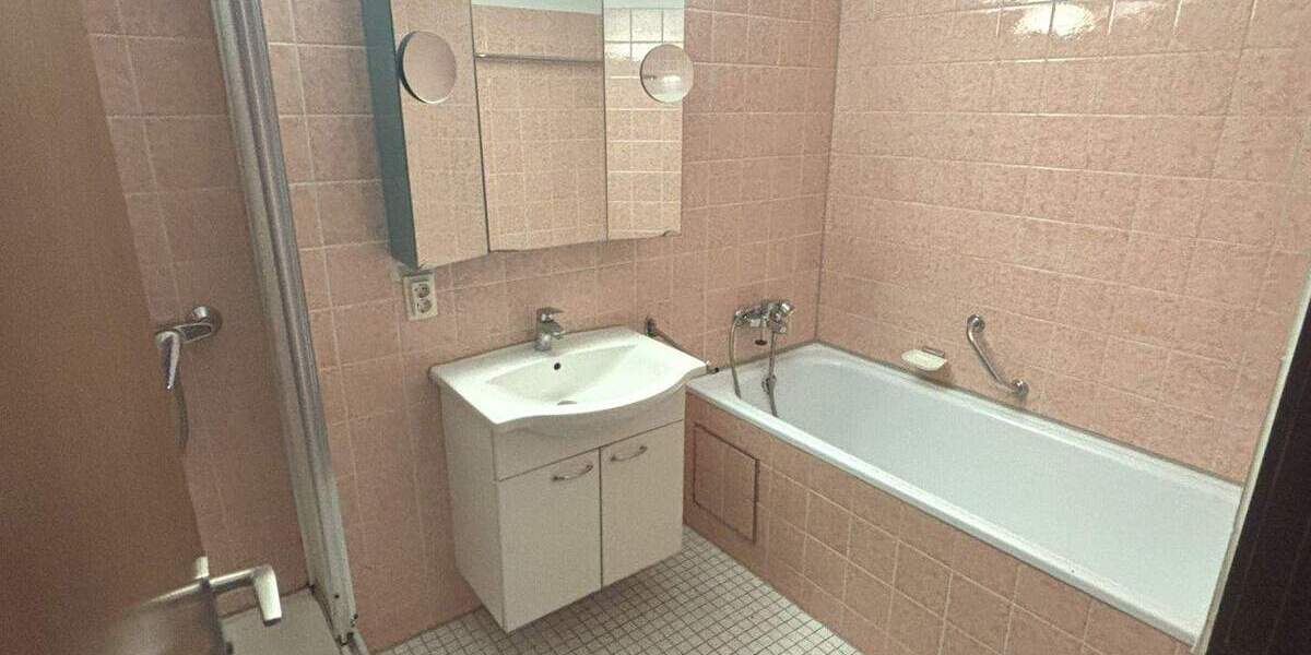 Etagenwohnung Ditzingen Hirschlanden - 3 Zimmer, 78 m&sup2;, 229.000&euro; | Angebot:25139620