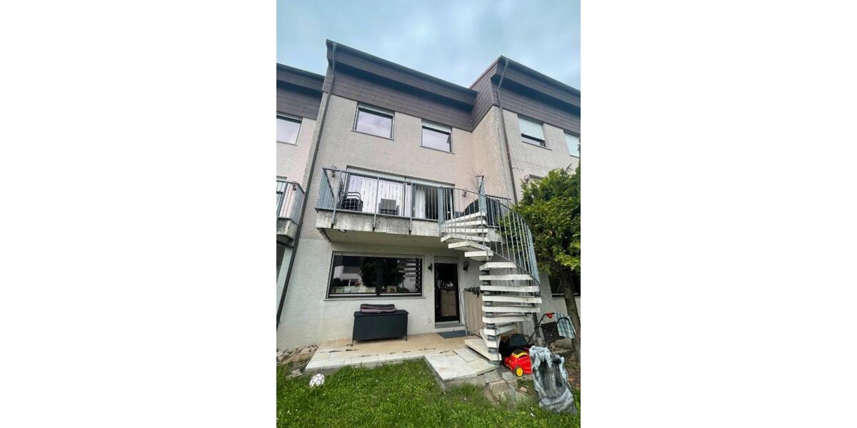 Reihenhaus Leonberg - 6 Zimmer, 199 m&sup2;, 1.750&euro; | Angebot:24248136