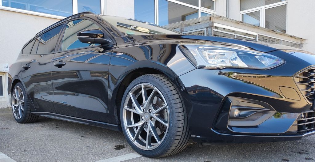 Ford Focus 122.000 km 14.300 &euro; Esslingen 73734