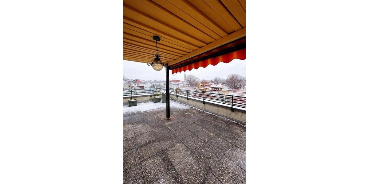 Dachgeschoßwohnung Reutlingen - 3 Zimmer, 118 m&sup2;, 1.450&euro; | Angebot:24559806