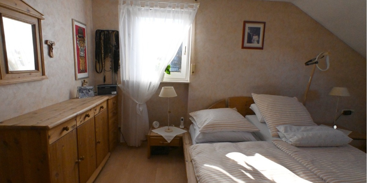 Einziehen, gestalten, wohlfühlen – Ihr Zuhause mit Schlossblick - Dachgeschoßwohnung Vaihingen | Angebot:24862389