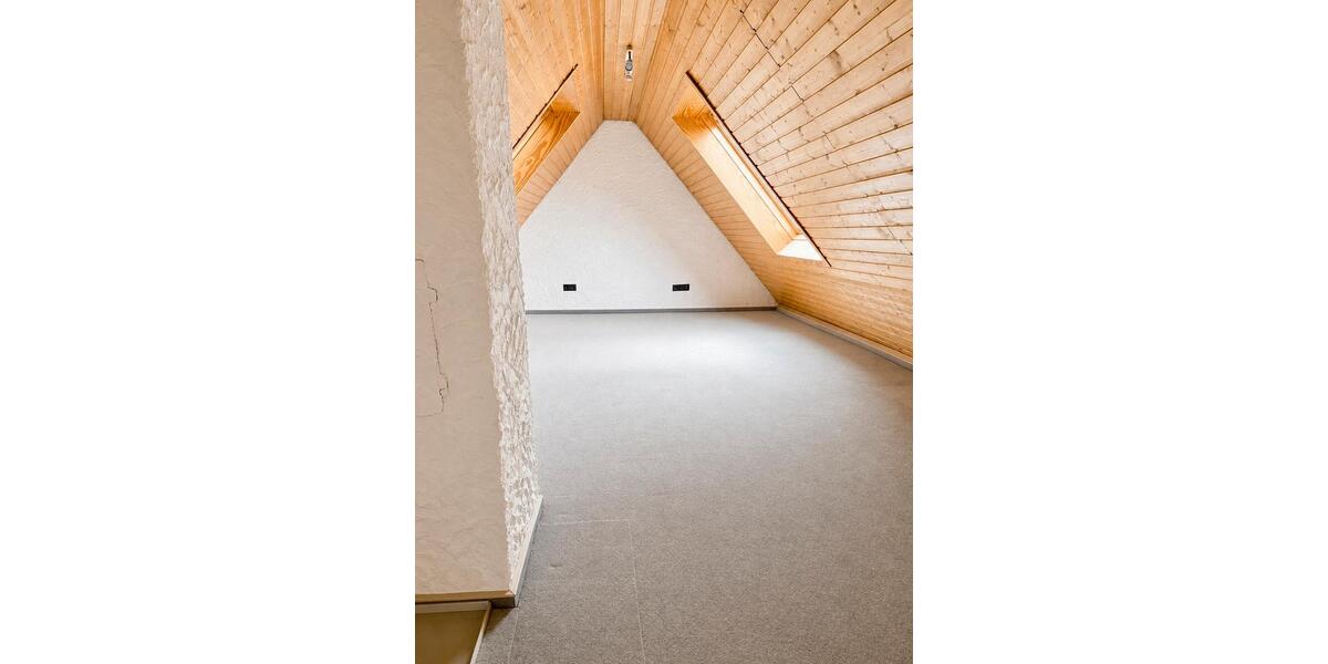 Dachgeschoßwohnung Ostfildern - 3 Zimmer, 70 m&sup2;, 1.000&euro; | Angebot:27608831