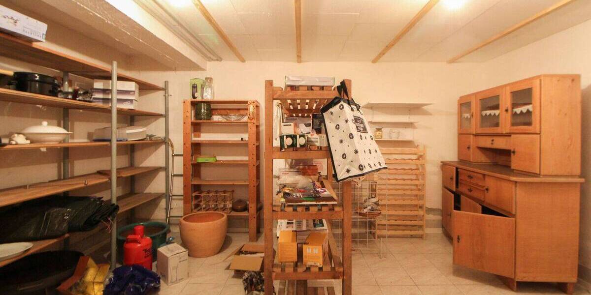 Reihenmittelhaus Stuttgart Steckfeld - 9 Zimmer, 208 m&sup2;, 765.000&euro; | Angebot:26673990