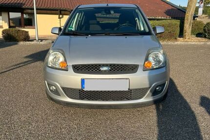 Ford Fiesta 132.000 km 2.399 &euro; Niefern 75223