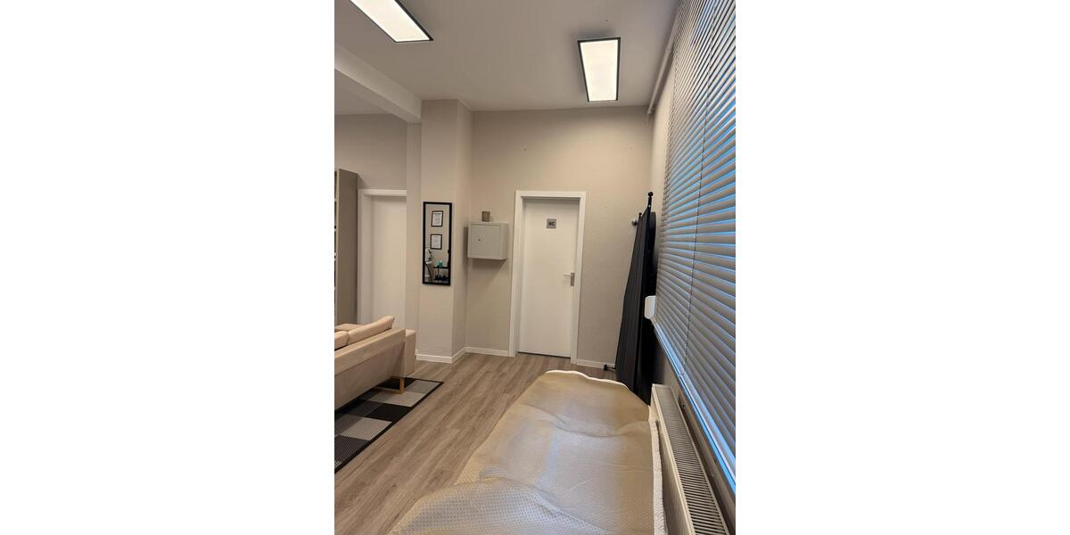 Gewerbefläche Stuttgart-Vaihingen-Rohr-97qm, S-Bahn, Parkplätze zimmer