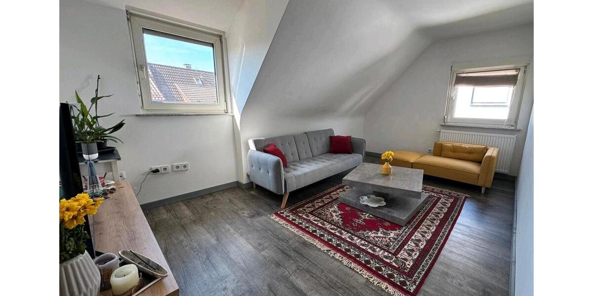 Dachgeschoßwohnung Stuttgart Feuerbach - 2.5 Zimmer, 52 m&sup2;, 1.090&euro; | Angebot:24216111