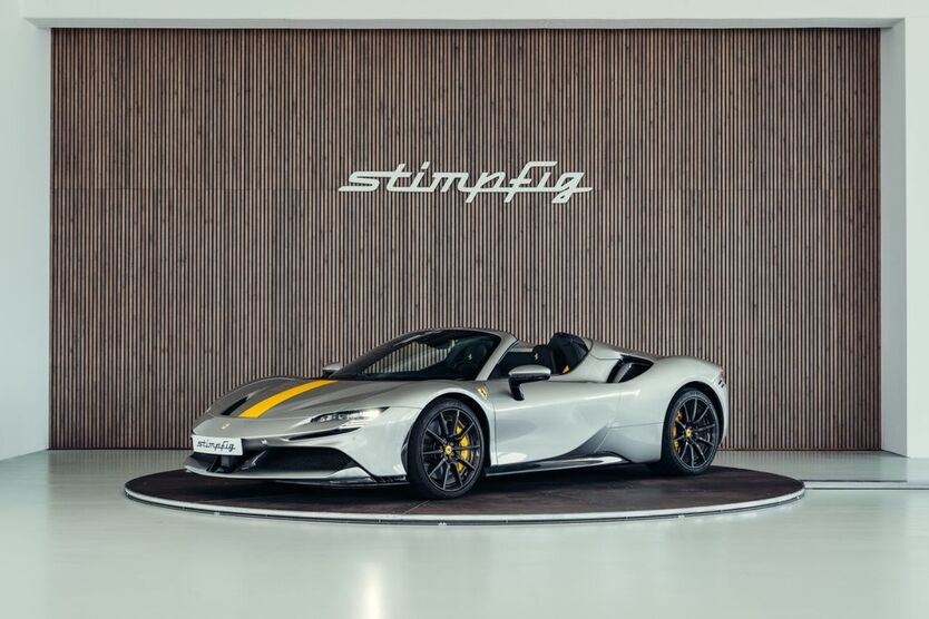Ferrari SF90 4.922 km 489.000 € Stuttgart 70190