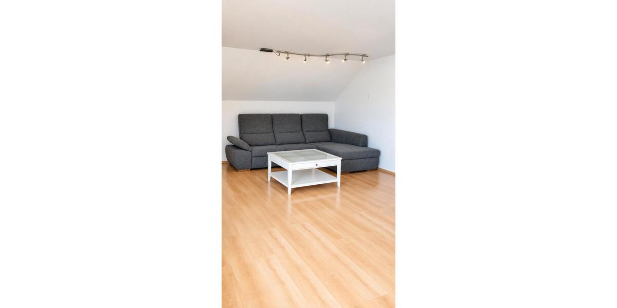 Dachgeschoßwohnung Ludwigsburg Hoheneck - 3 Zimmer, 64 m&sup2;, 830&euro; | Angebot:27584444